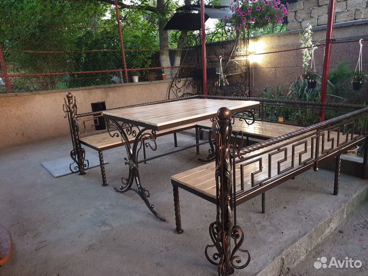 Кованые столы, стулья, скамейки, вазоны