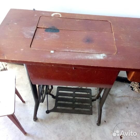 Швейная машина Подольск ножная