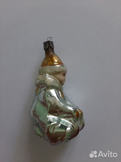 Елочная игрушка ребенок мальчик на санках