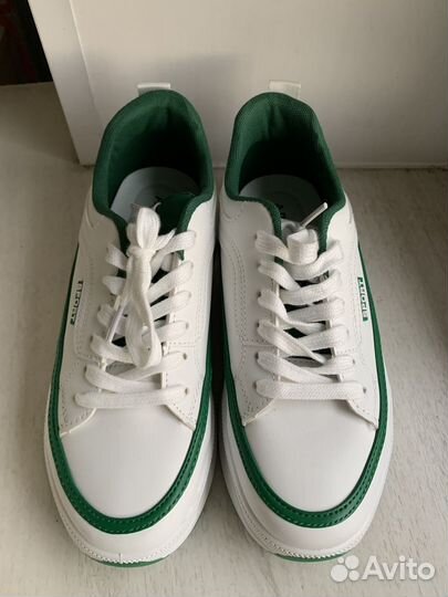 Кроссовки женские