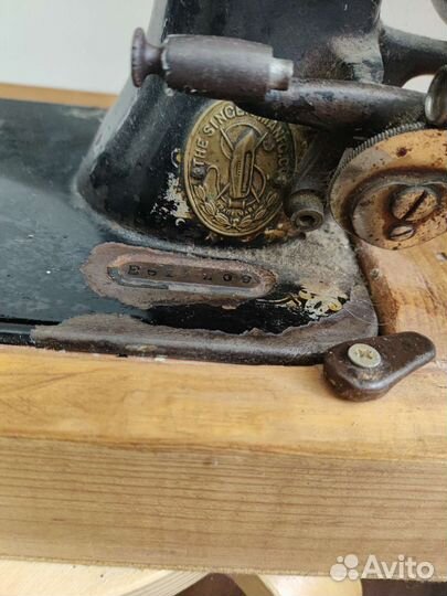 Швейная машинка зингер