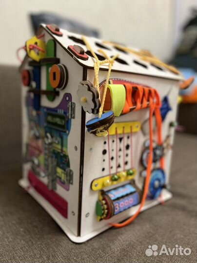 Бизиборд домик