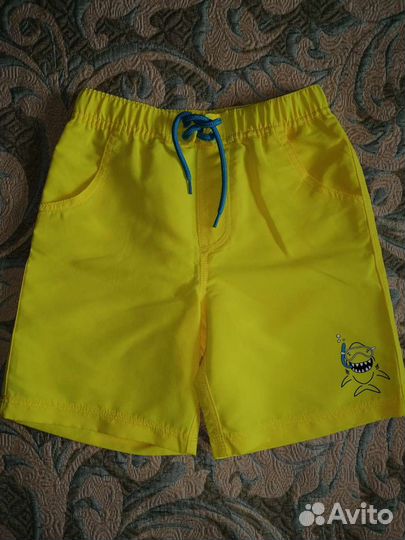 Новые пляжные шорты для мальчика