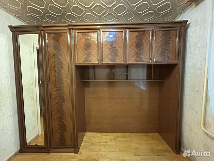 Мебель стенка стелаж стол кресло