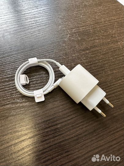 Зарядное устройство на iPhone 20w