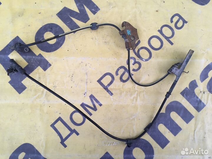 Передний датчик abs Toyota Corolla 180