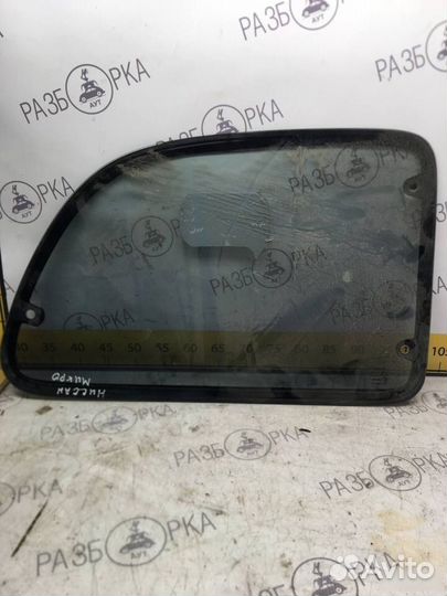 Стекло боковое Nissan Micra K11