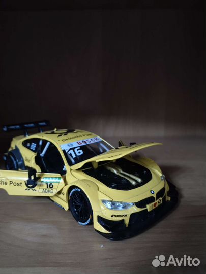 Игрушечная машина