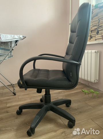 Компьютерное кресло кожаное