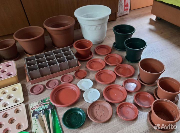 Горшки, поддоны, кассета для рассады разборная