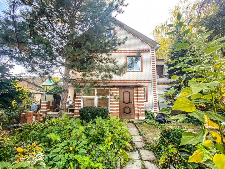 Дом 187 м² на участке 12 сот.