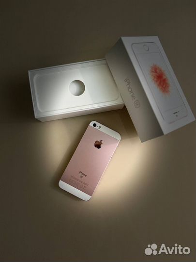 iPhone SE, 32 ГБ