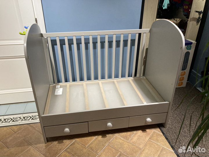 Детская кровать IKEA с ящиками и матрасом