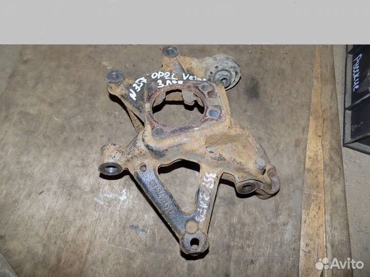 Кулак поворотный задний левый Vectra C 2002-2008