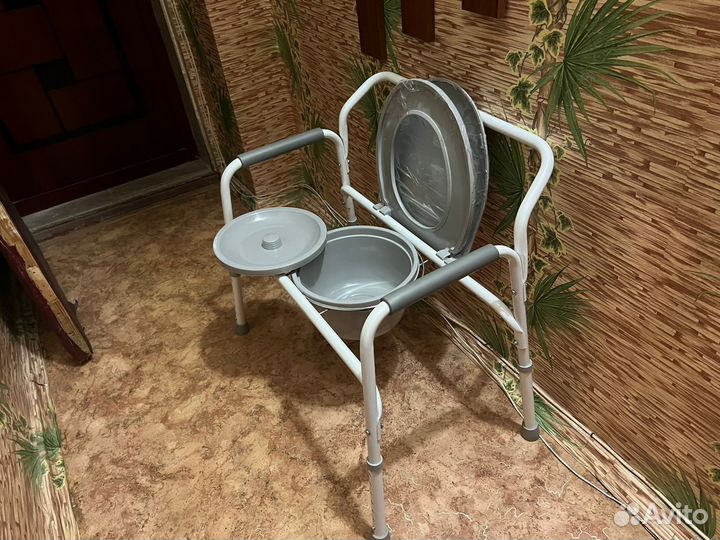 Кресло-туалет инвалидное новое