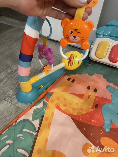 Развивающий коврик с пианино