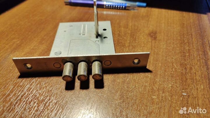 Замок сам 3В