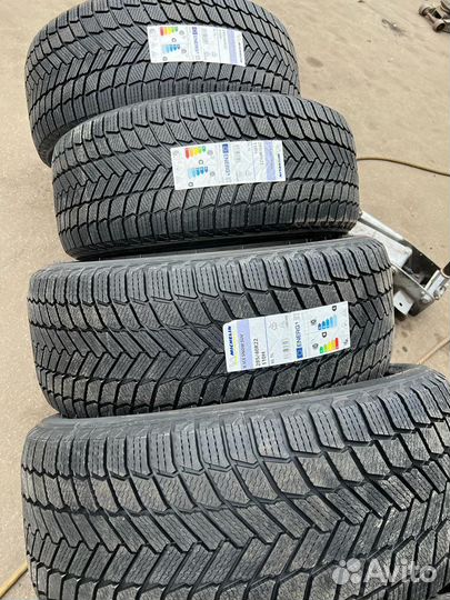 Michelin X-Ice 275/50 R22