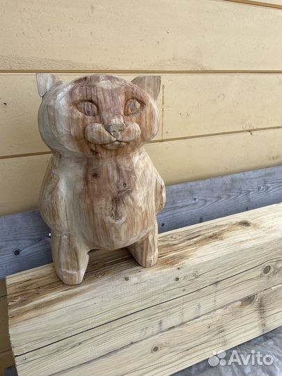 Кот из дерева