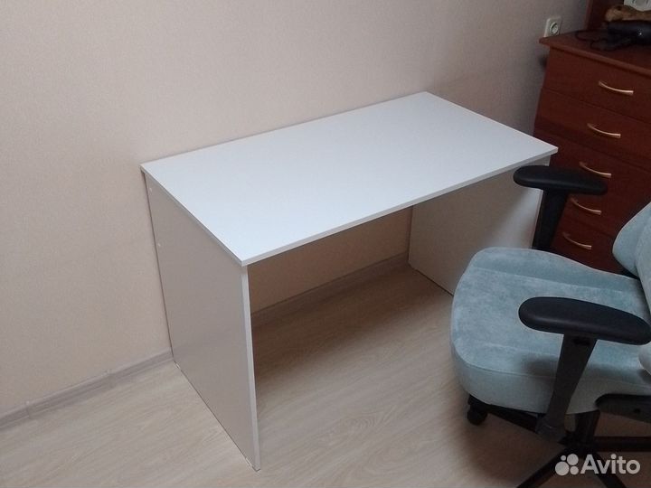 Письменный стол