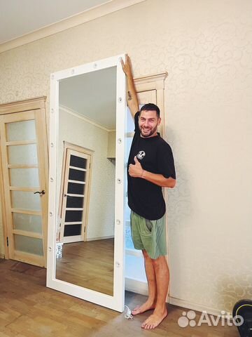 Гримерное зеркало с подсветкой