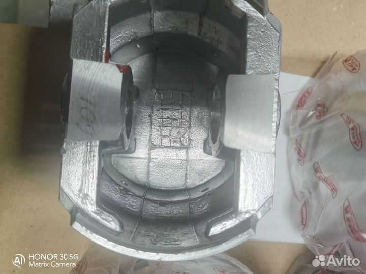 Поршень двигателя УАЗ d100.5 100 л.с. к-т