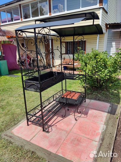 Мангал с крышей