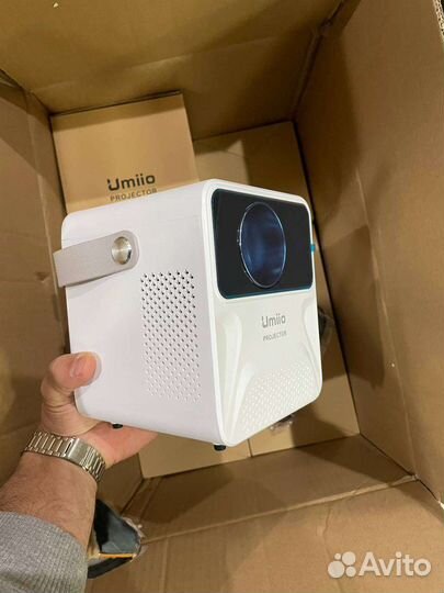 Проектор umiio
