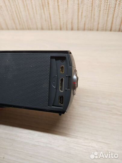 Камера Samsung HMX-Q10BP