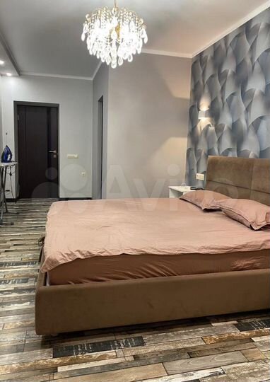 3-к. квартира, 90 м², 1/3 эт.