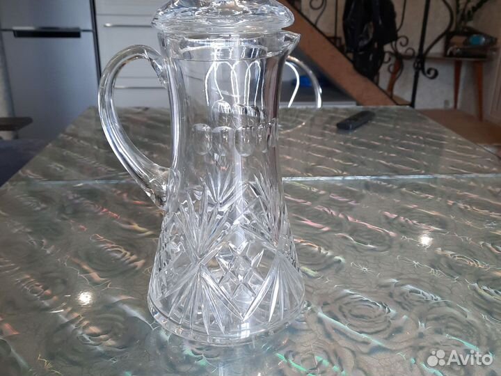 Хрустальный кувшин с крышкой
