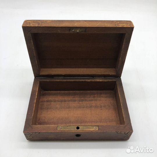Старинная шкатулка 