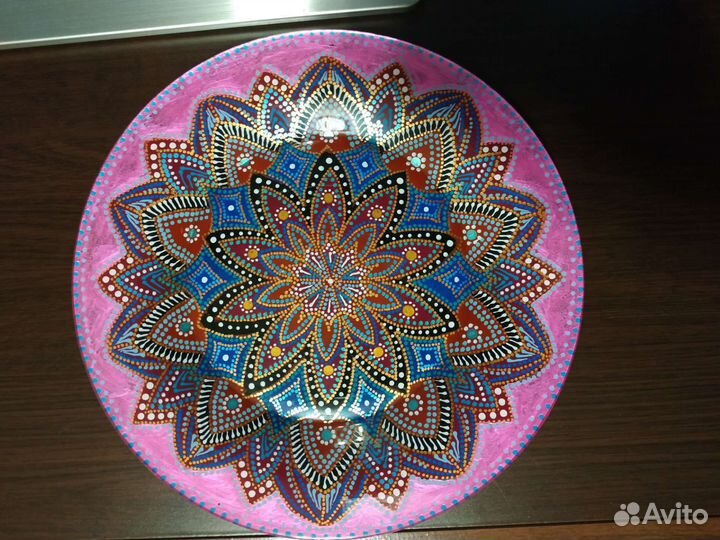 Тарелки с точечной росписью