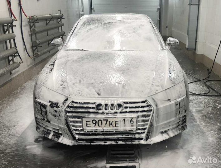 Водитель таакси. На авто компании