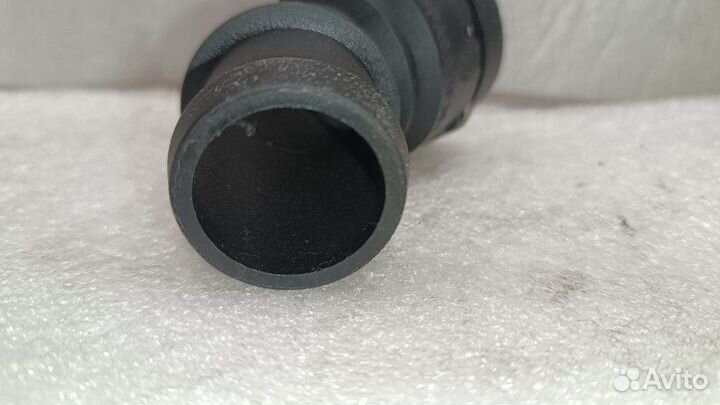 Фланец системы охлаждения Volkswagen Passat B6 BVY