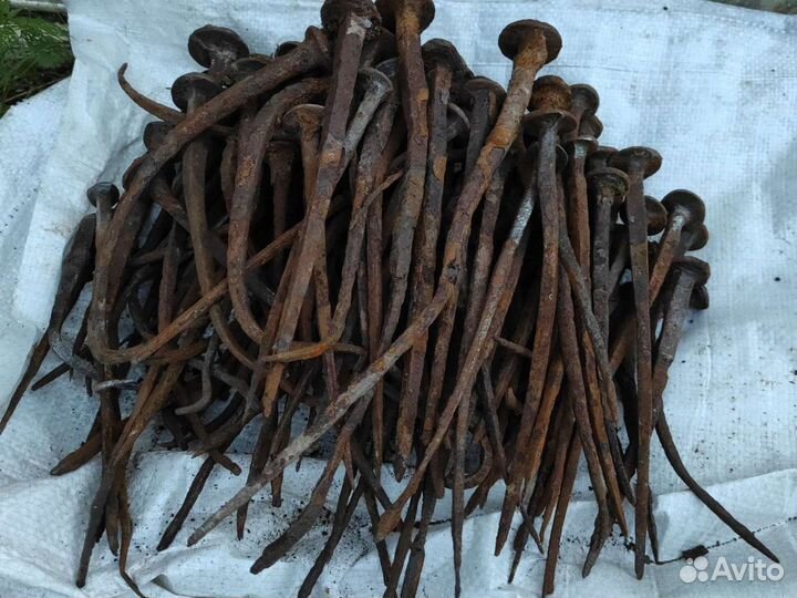 Гвозди кованые продам