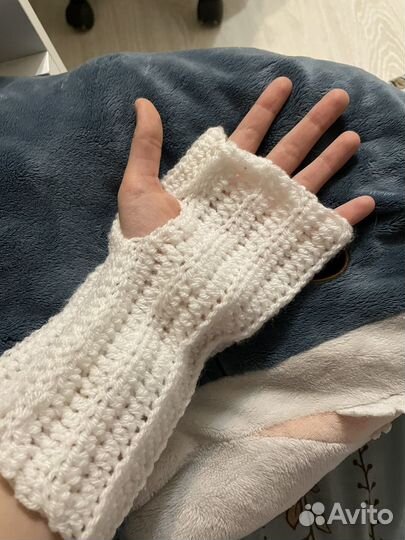 Вязаные митенки ручной работы
