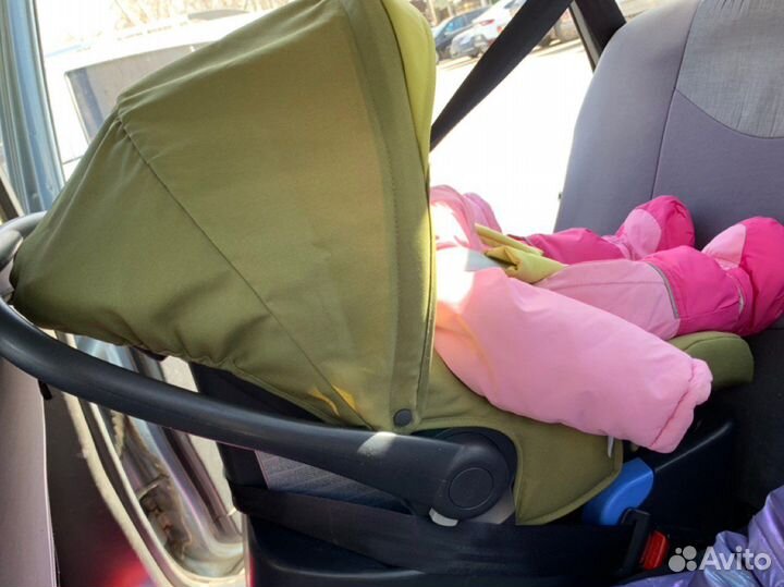 Автокресло inglesina Huggy c базой