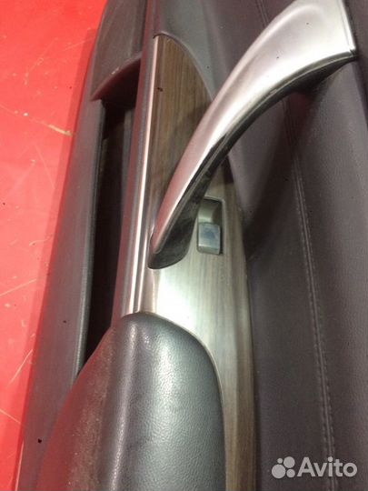 Накладка кнопки стеклоподъемника передняя правая