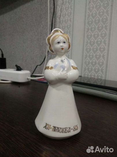 Катюша фестивальная статуэтка фарфор