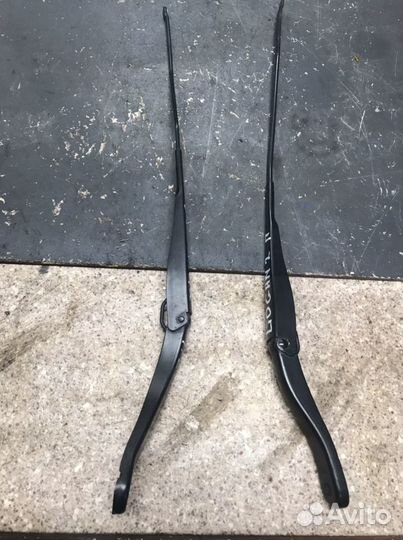 Поводок стклоочистителя Renault Logan 2