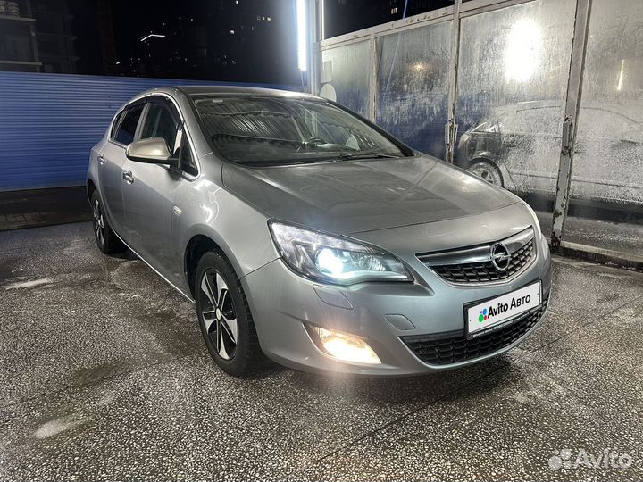 Opel Astra 1.6 AT, 2011, 194 000 км
