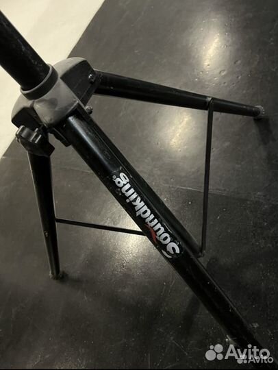 Стойка для музыкального и светого оборудования