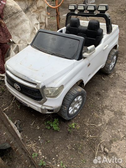 Детский электромобиль toyota tundra