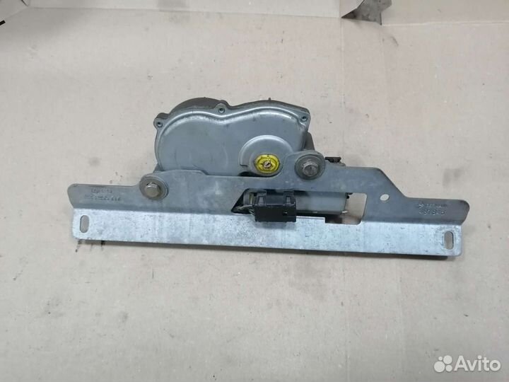 Моторчик дворника задний Volkswagen Passat b3