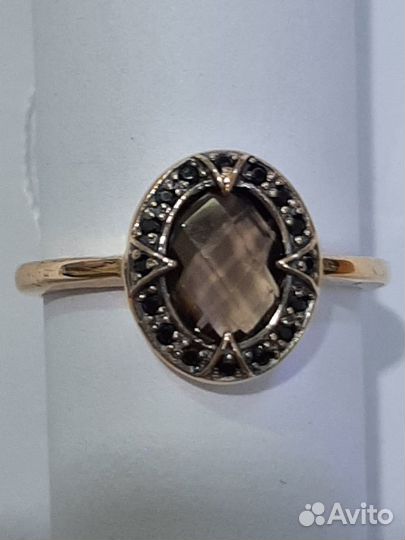 Золотое кольцо с камнем 16,5р-р