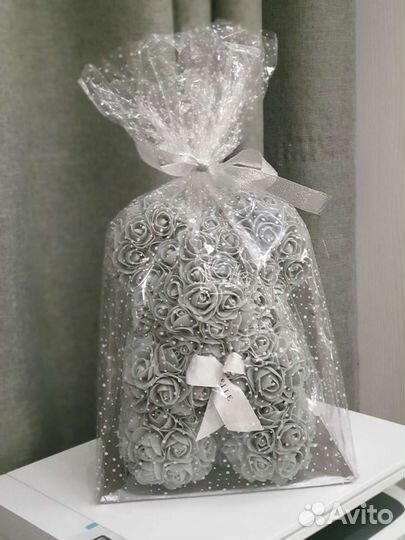 Мишки и собаки из роз в подарочной упаковке