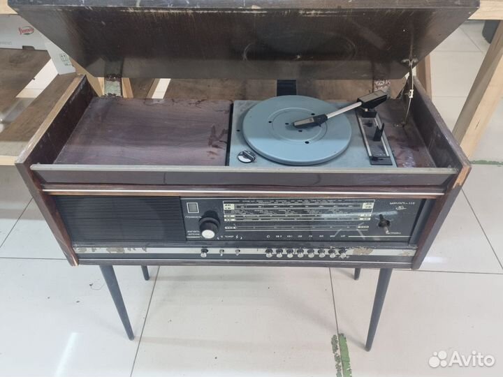 Радиола Урал 110, Урал 111,vef radio