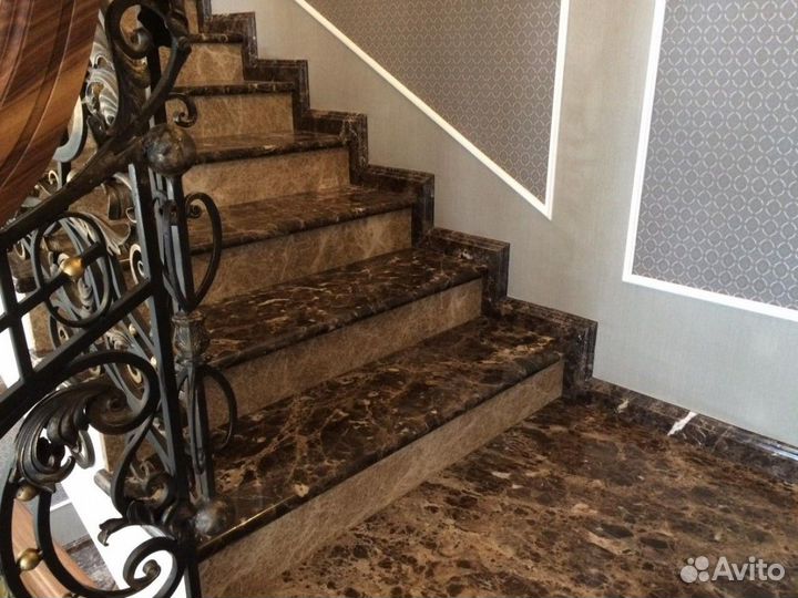 Мраморные ступени из камня Emperador Dark