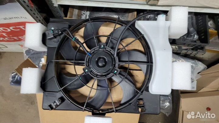 Вентилятор охлаждения Kia Rio 3 2015-2017